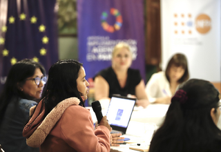 En un encuentro enmarcado en las actividades por el 25 de noviembre, mujeres indígenas comparten un espacio de análisis.
