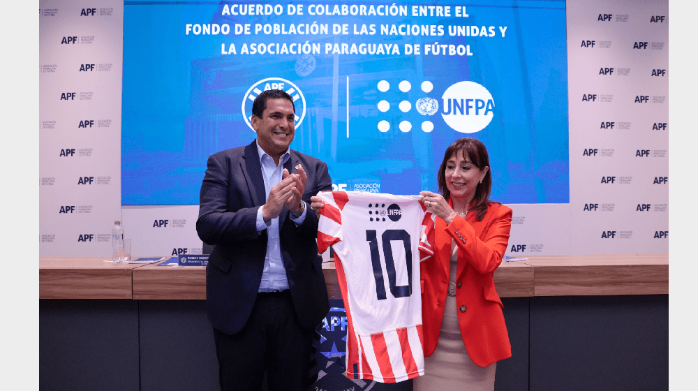 La Asociación Paraguaya de Fútbol y el UNFPA firmaron un acuerdo para habilitar acciones en pro del abordaje y prevención de la violencia basada en género.